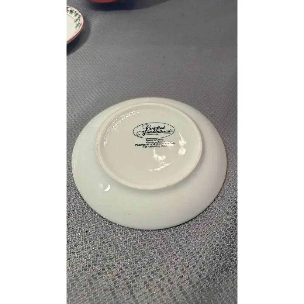 Set of 4 Certified International Ceramic Canapé Christmas plates 1 w/chip**